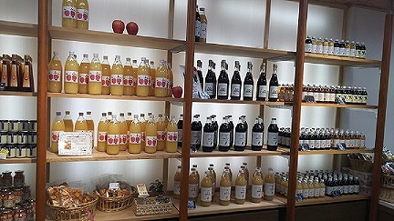 長野県の名産のリンゴ・葡萄・ブルーベリーの各種お土産品を取り扱っております